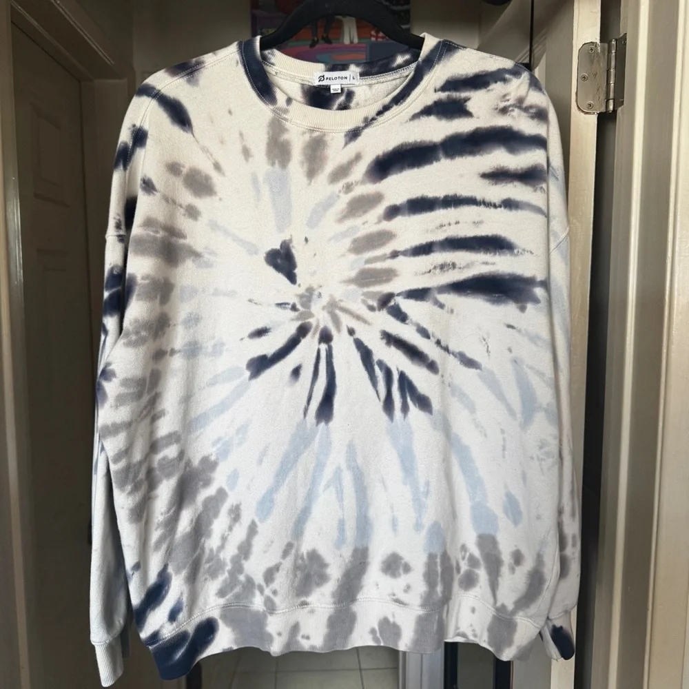 Peloton Women’s Large Tie-dye Sweatshirt & Sweatpants Set - Picture 4 of 11